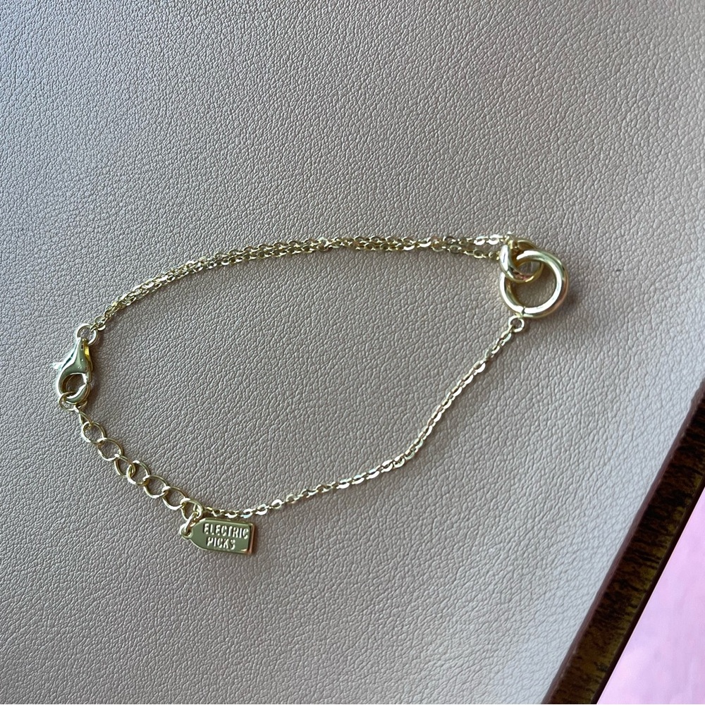 Electric picks linked bracelet